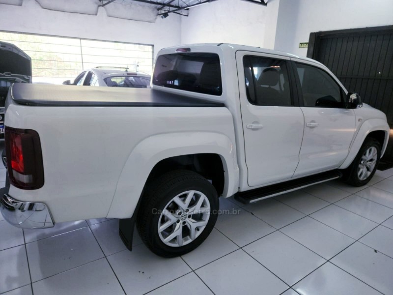 AMAROK 3.0 V6 TDI HIGHLINE CD DIESEL 4MOTION AUTOMÁTICO - 2019 - CAMPO BOM