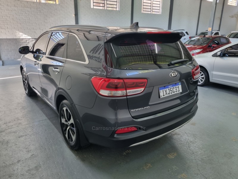 SORENTO 3.3 EX V6 24V GASOLINA 4P 7 LUGARES AUTOMATICO - 2016 - GARIBALDI