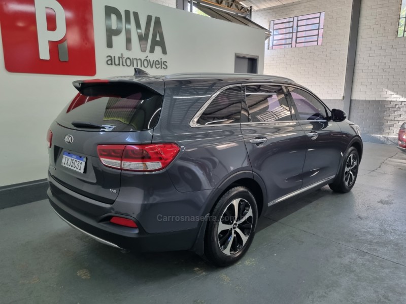 SORENTO 3.3 EX V6 24V GASOLINA 4P 7 LUGARES AUTOMATICO - 2016 - GARIBALDI