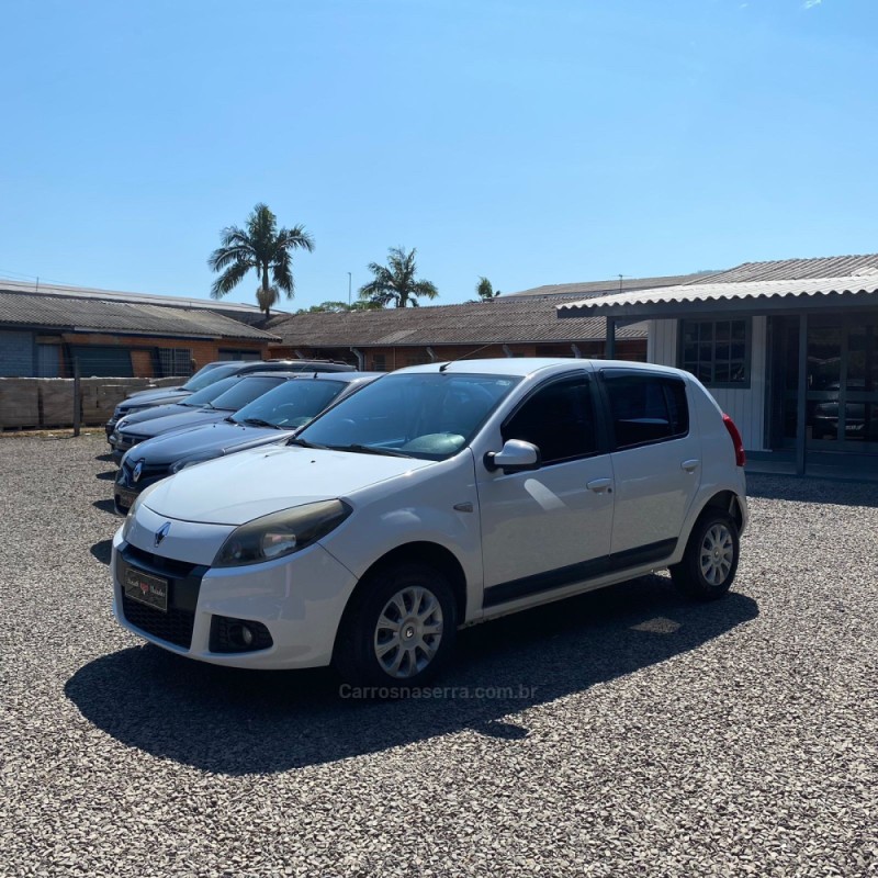 SANDERO 1.0 EXPRESSION 16V FLEX 4P MANUAL - 2012 - IGREJINHA