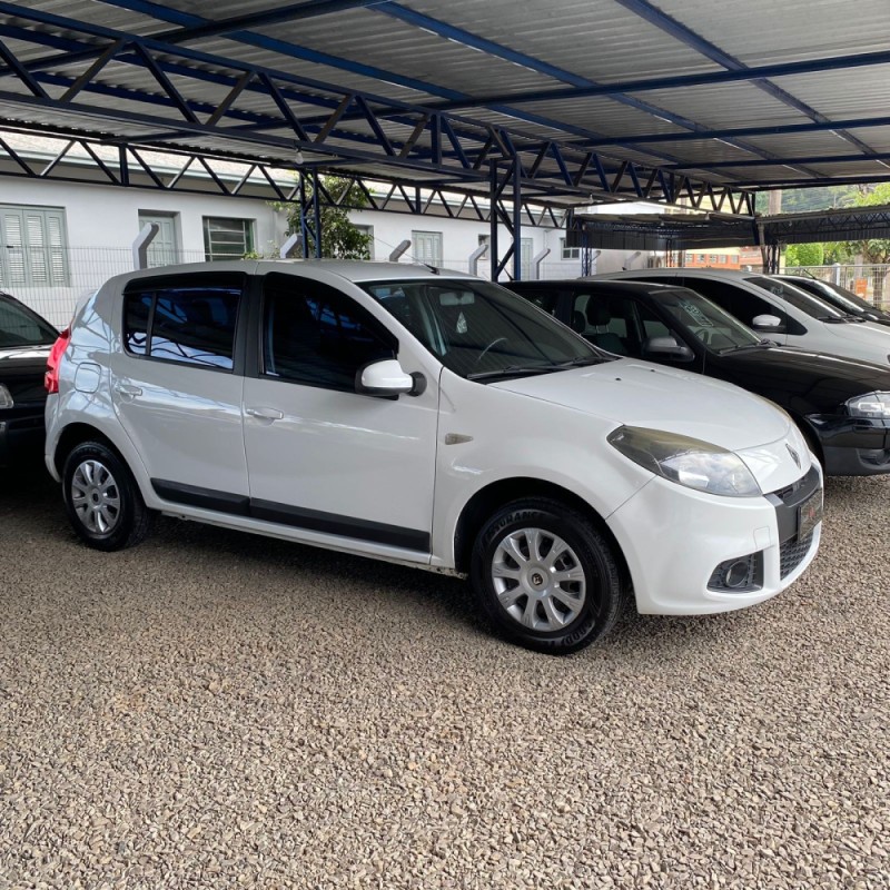 SANDERO 1.0 EXPRESSION 16V FLEX 4P MANUAL - 2012 - IGREJINHA