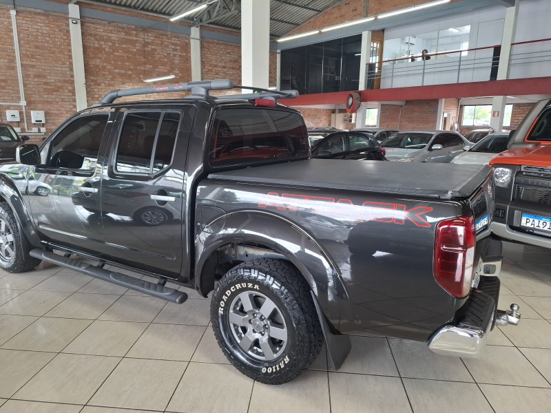 FRONTIER 2.5 SV ATTACK 4X4 CD TURBO ELETRONIC DIESEL 4P AUTOMÁTICO - 2016 - FARROUPILHA