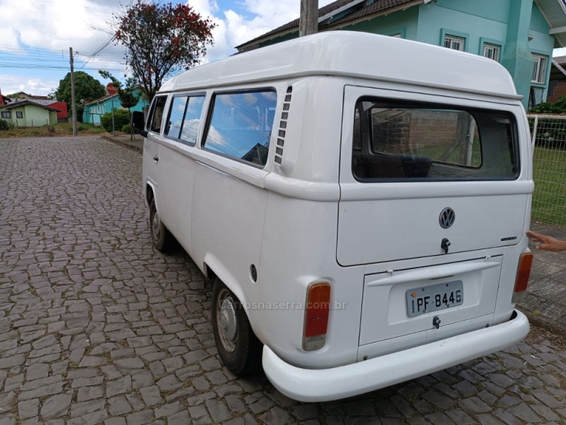 KOMBI 1.4 MI STD 8V FLEX 4P MANUAL - 2009 - NOVA PETRóPOLIS