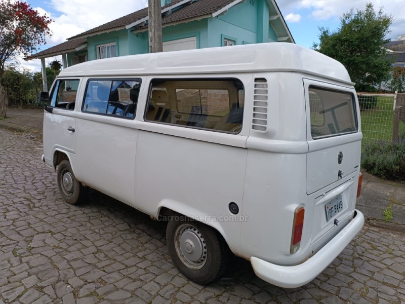 KOMBI 1.4 MI STD 8V FLEX 4P MANUAL - 2009 - NOVA PETRóPOLIS