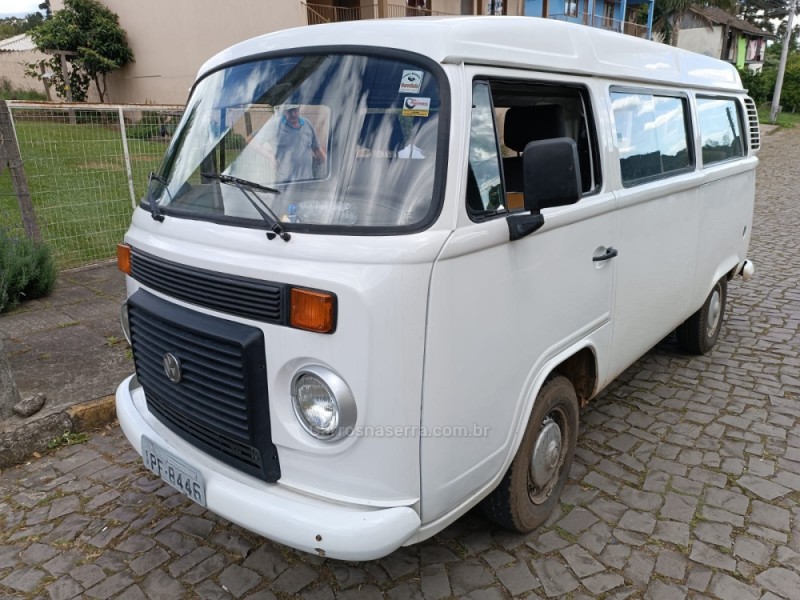 KOMBI 1.4 MI STD 8V FLEX 4P MANUAL - 2009 - NOVA PETRóPOLIS