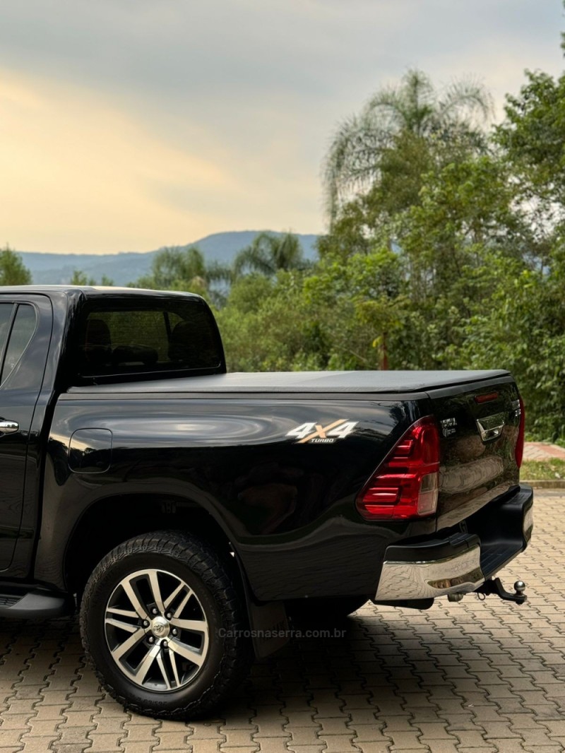 HILUX 2.8 SRX 4X4 CD 16V DIESEL 4P AUTOMÁTICO - 2017 - IVOTI