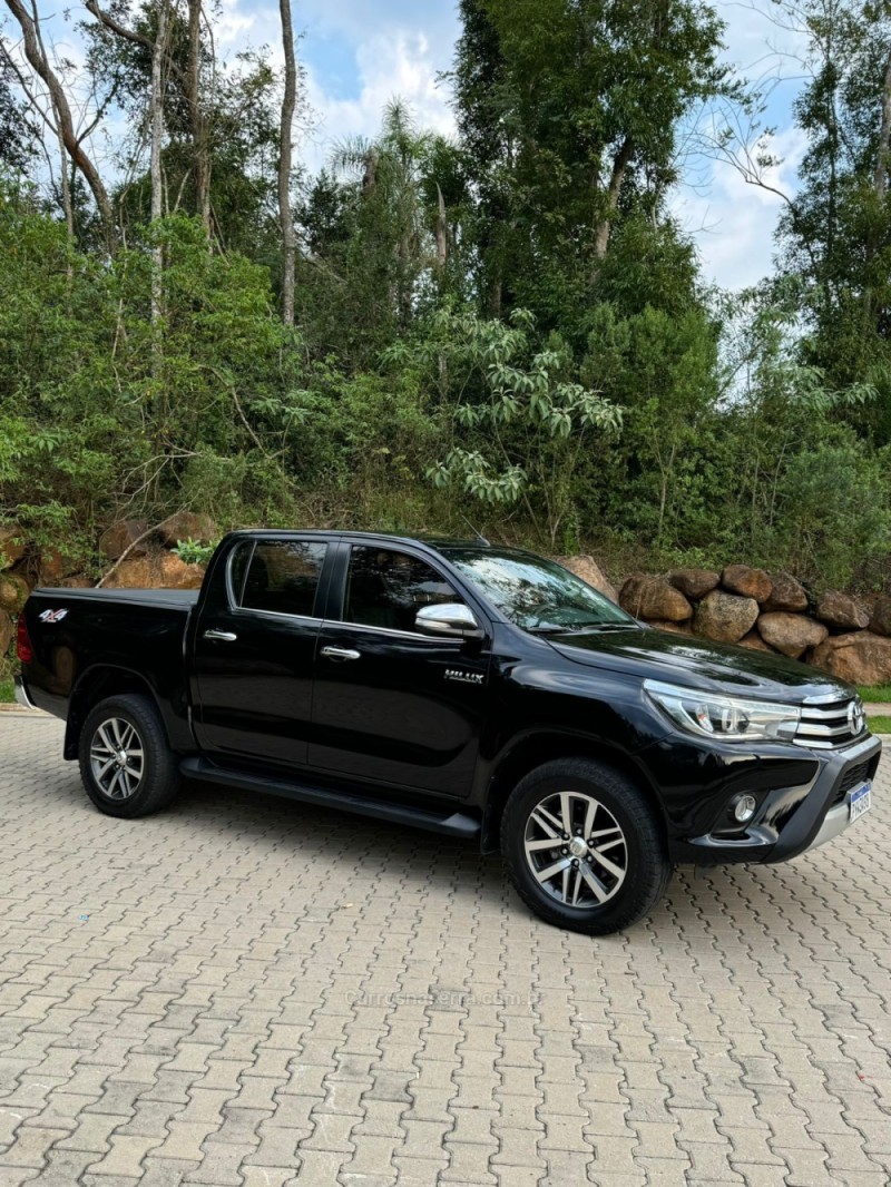 HILUX 2.8 SRX 4X4 CD 16V DIESEL 4P AUTOMÁTICO - 2017 - IVOTI