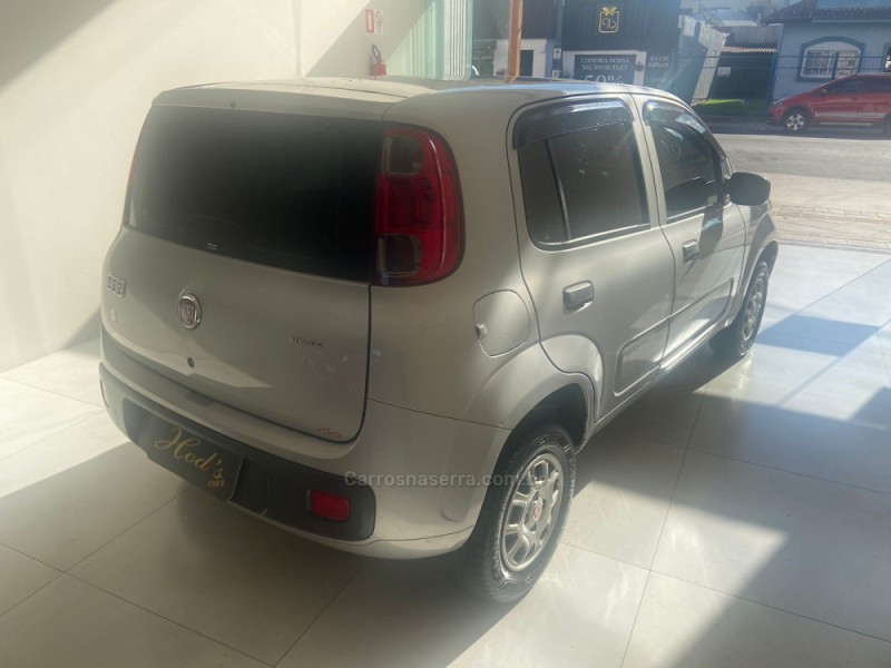 UNO 1.0 VIVACE 8V FLEX 4P MANUAL - 2015 - CANELA