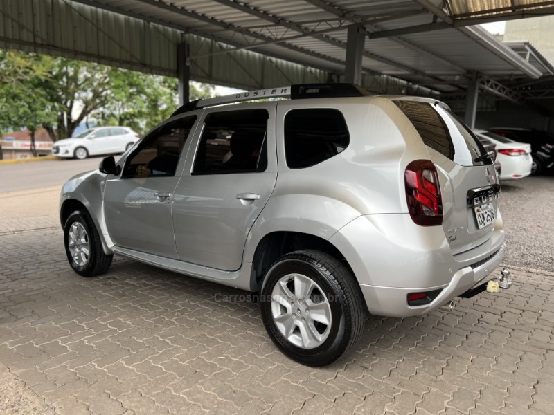 DUSTER 1.6 DYNAMIQUE 4X2 16V FLEX 4P MANUAL - 2017 - BOM PRINCíPIO