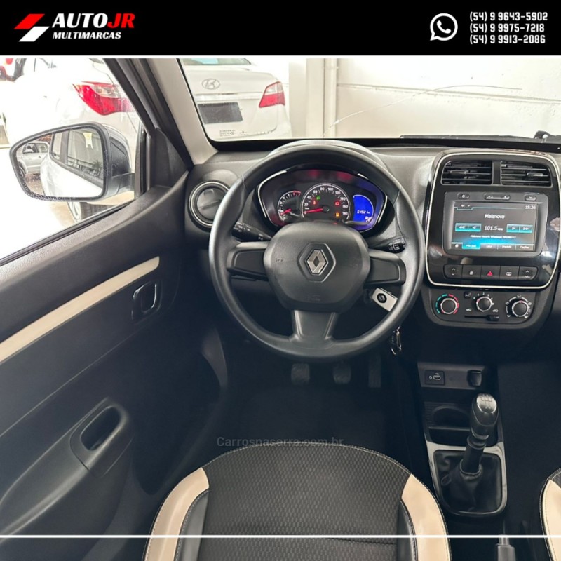 KWID 1.0 12V SCE FLEX INTENSE MANUAL - 2020 - VACARIA