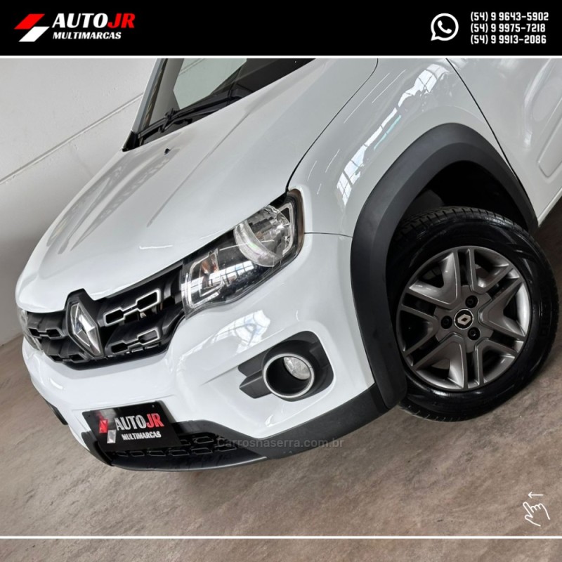 KWID 1.0 12V SCE FLEX INTENSE MANUAL - 2020 - VACARIA