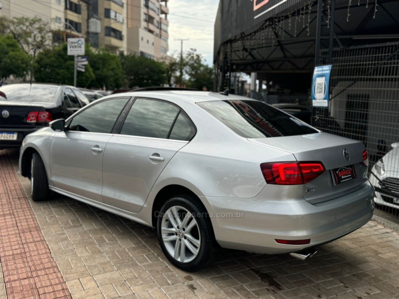 JETTA 2.0 TSI HIGHLINE 211CV GASOLINA 4P DSG - 2016 - TAPEJARA