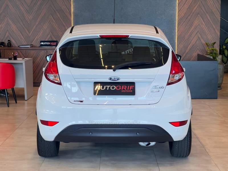 FIESTA 1.0 SEL ECOBOOST GTDI 12V GASOLINA 4P AUTOMÁTICO - 2018 - CAMPO BOM