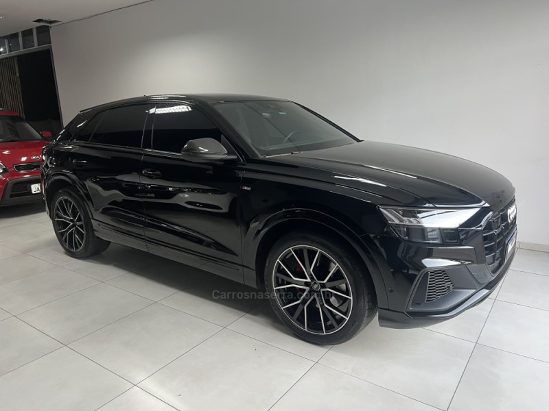 Q8 3.0 TFSI PERFORMANCE BLACK QUATTRO V6 24V GASOLINA 4P S-TRONIC - 2022 - BENTO GONçALVES