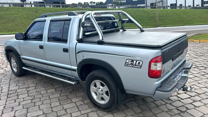 S10 2.4 MPFI ADVANTAGE 4X2 CD 8V GASOLINA 4P MANUAL - 2009 - FARROUPILHA