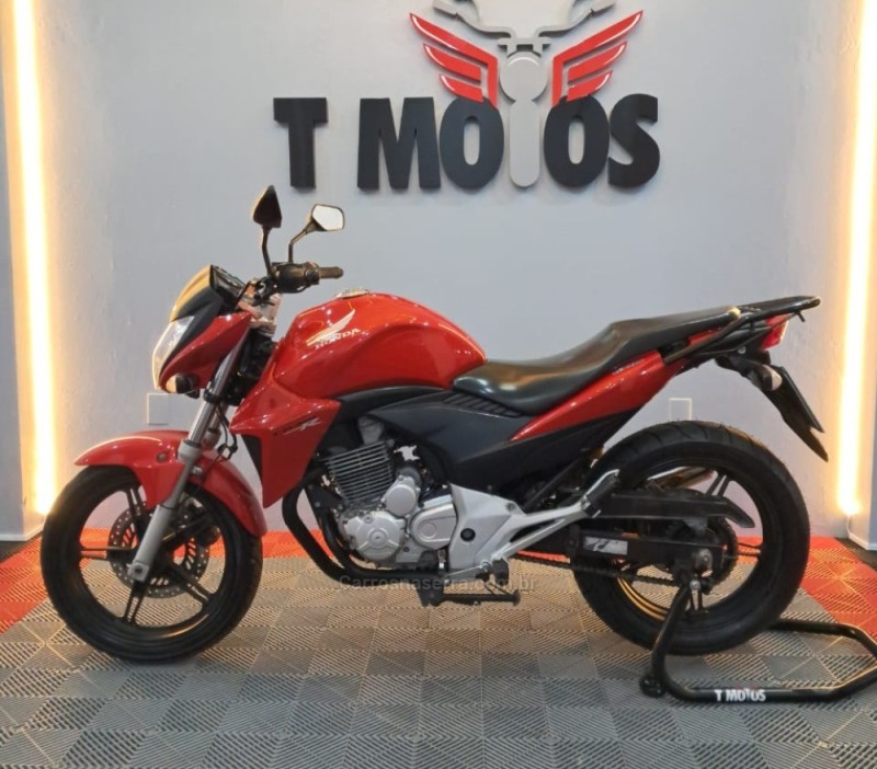 CB 300R  - 2014 - PORTãO