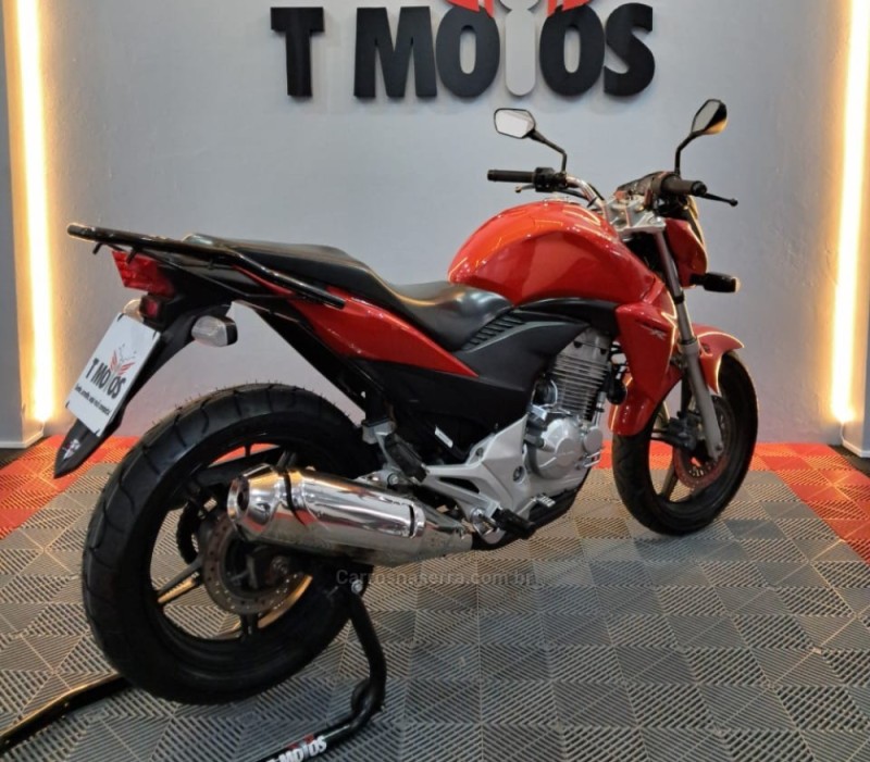 CB 300R  - 2014 - PORTãO