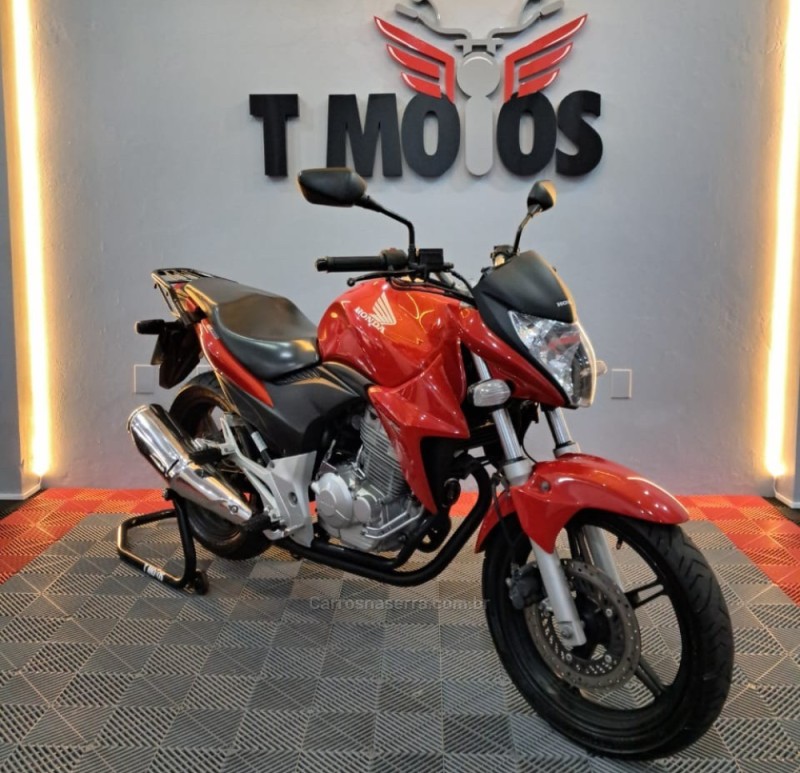 CB 300R  - 2014 - PORTãO