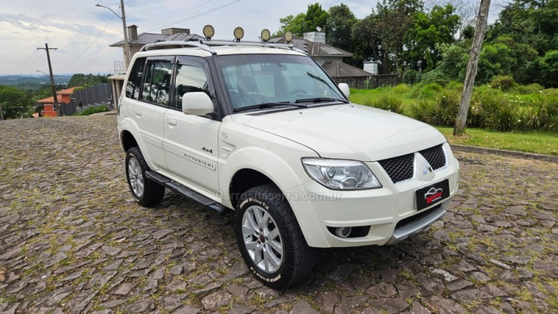 PAJERO TR4 2.0 4X4 16V 131CV GASOLINA 4P AUTOMÁTICO - 2011 - IVOTI