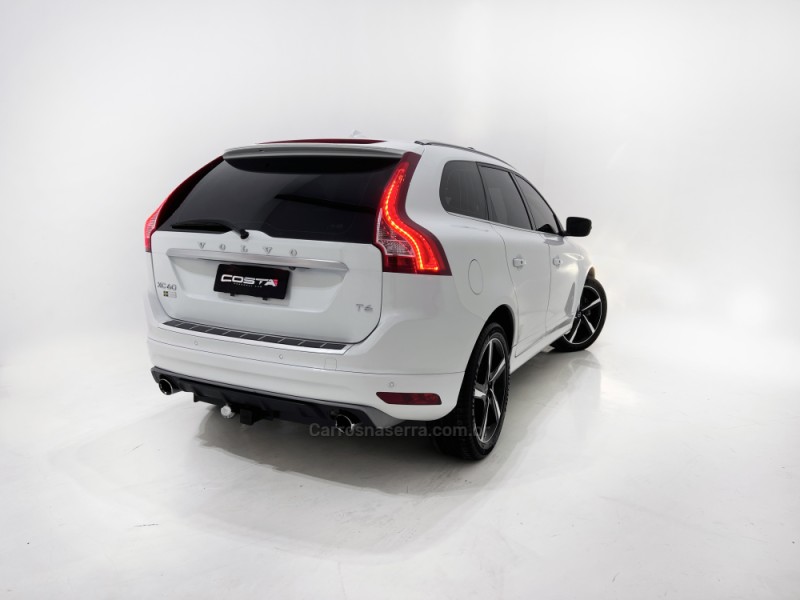 XC60 2.0 T6 R DESIGN TURBO GASOLINA 4P AUTOMÁTICO - 2015 - BENTO GONçALVES