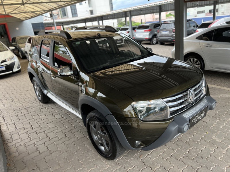 DUSTER RENAULT DUSTER 1.6 TECH ROAD DYNAMIQUE 4X2 16V FLEX 4P MANUAL - 2014 - BOM PRINCíPIO