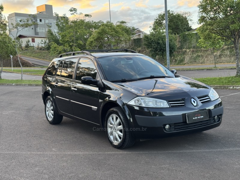 MÉGANE 1.6 DYNAMIQUE GRAND TOUR 16V FLEX 4P MANUAL