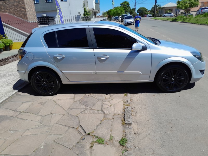 VECTRA 2.0 MPFI GT HATCH 8V FLEX 4P MANUAL - 2010 - NOVA PRATA