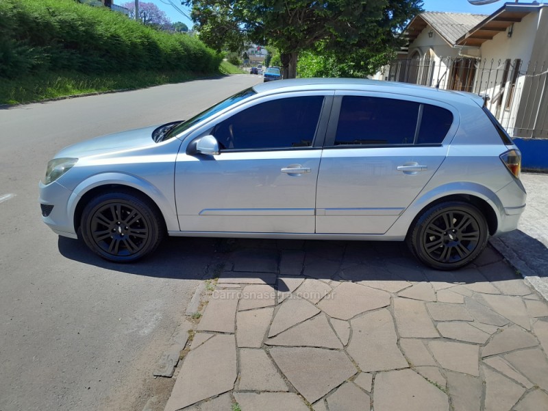 VECTRA 2.0 MPFI GT HATCH 8V FLEX 4P MANUAL - 2010 - NOVA PRATA