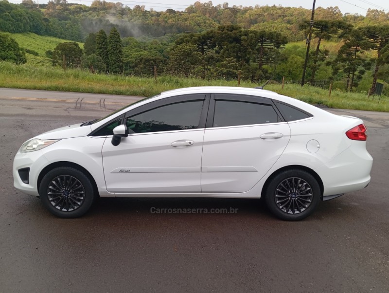 FIESTA 1.6 SE SEDAN 16V FLEX 4P MANUAL - 2011 - CAXIAS DO SUL