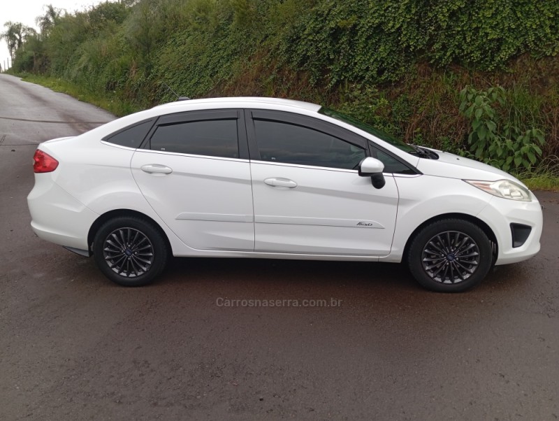 FIESTA 1.6 SE SEDAN 16V FLEX 4P MANUAL - 2011 - CAXIAS DO SUL