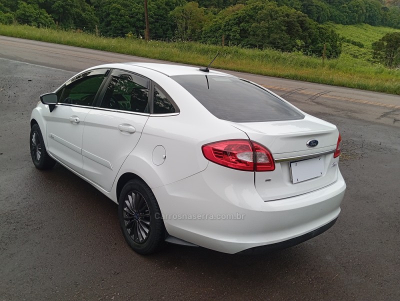 FIESTA 1.6 SE SEDAN 16V FLEX 4P MANUAL - 2011 - CAXIAS DO SUL