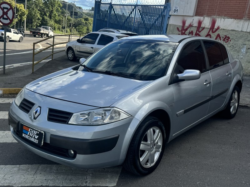 MÉGANE 2.0 DYNAMIQUE SEDAN 16V GASOLINA 4P MANUAL - 2007 - CAXIAS DO SUL