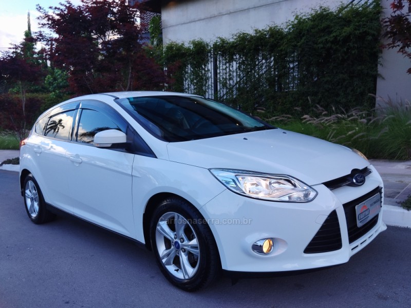 FOCUS 1.6 SE HATCH 16V FLEX 4P AUTOMÁTICO - 2015 - FARROUPILHA