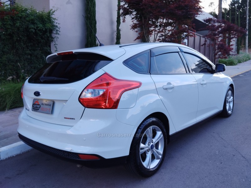 FOCUS 1.6 SE HATCH 16V FLEX 4P AUTOMÁTICO - 2015 - FARROUPILHA