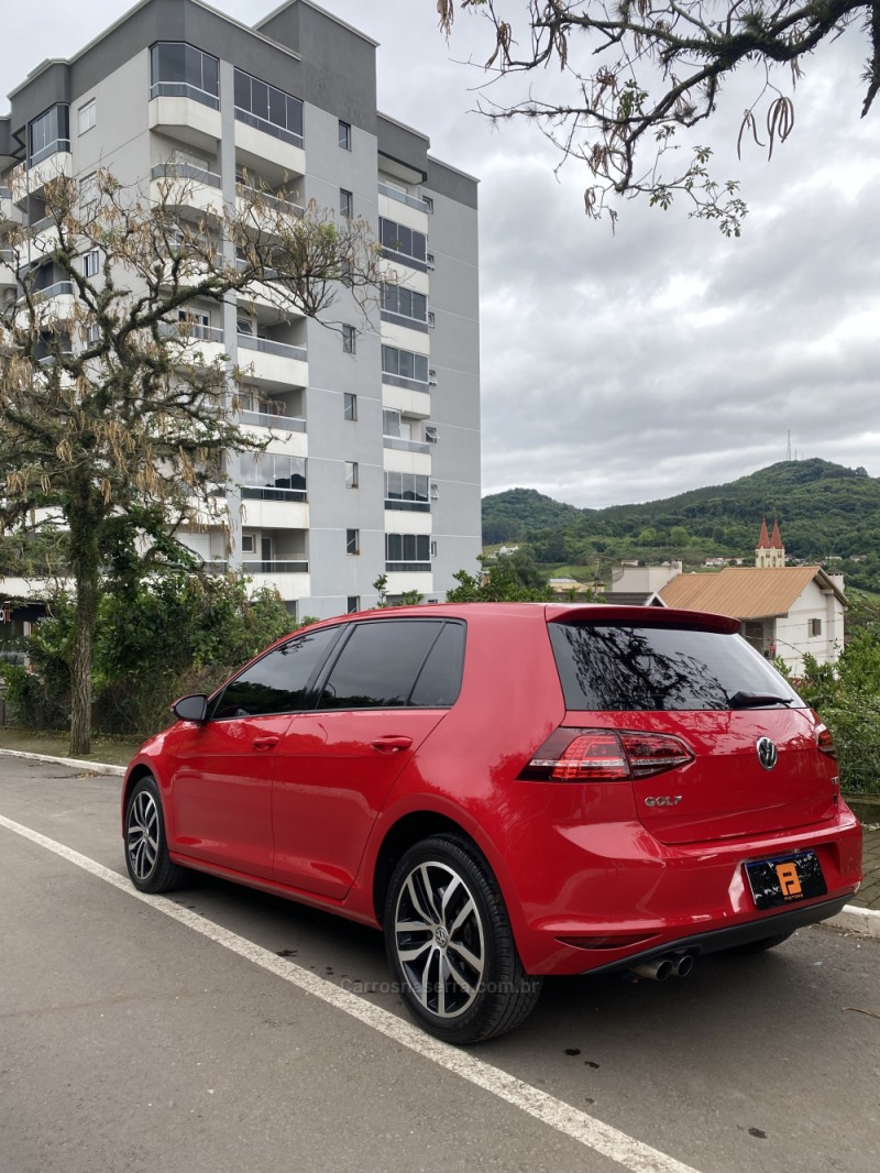 GOLF 1.4 TSI HIGHLINE 16V TOTAL FLEX 4P TIPTRONIC - 2017 - NOVA ARAçá