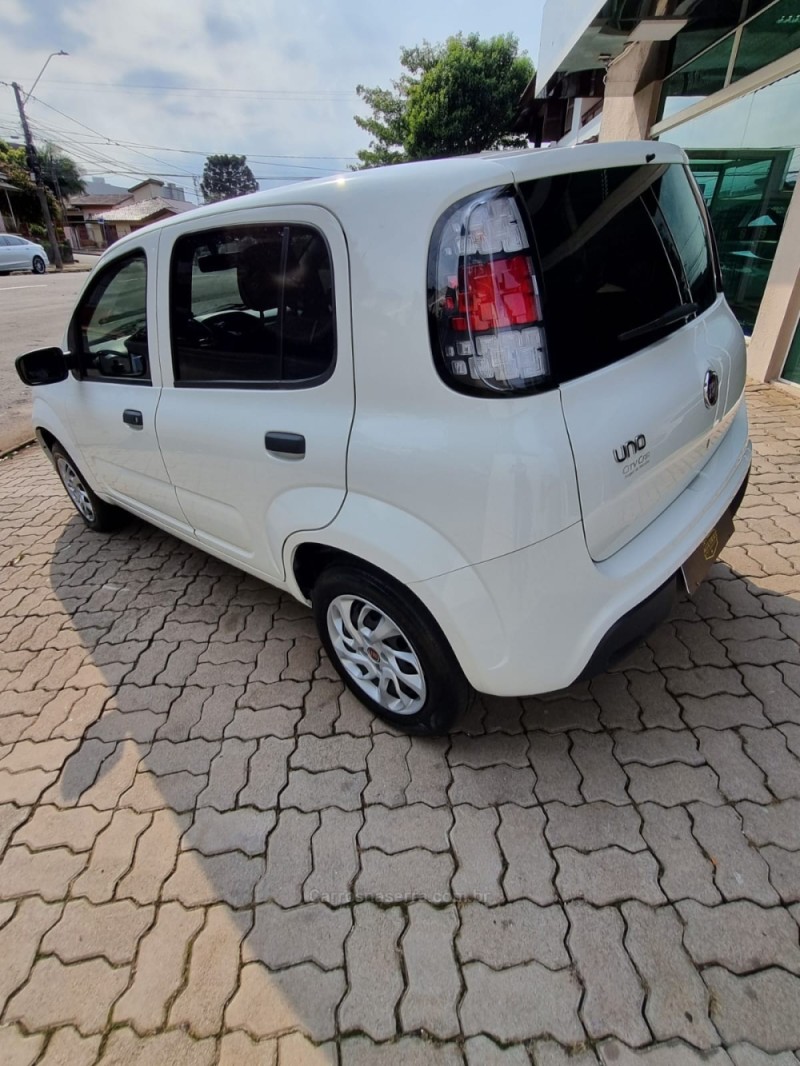 UNO 1.0 EVO ATTRACTIVE 8V FLEX 4P MANUAL - 2021 - PASSO FUNDO