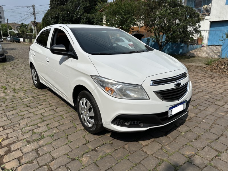 ONIX 1.0 LT 12V FLEX 4P MANUAL - 2014 - LAJEADO