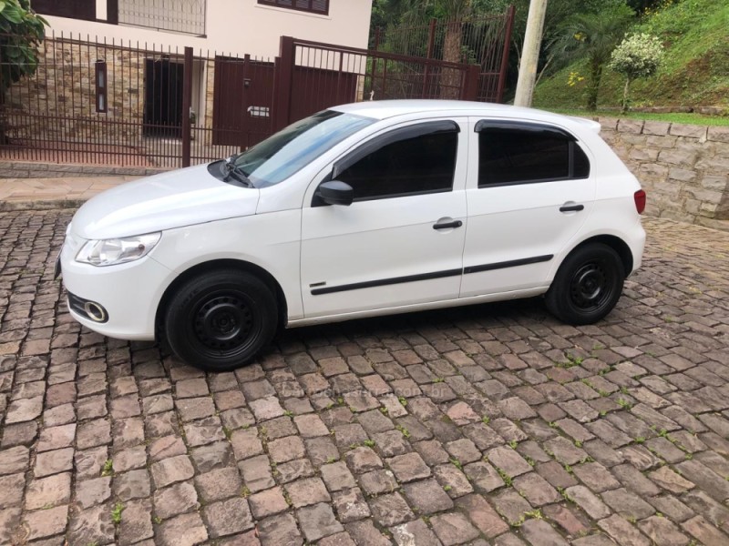 GOL 1.0 MI PLUS 8V FLEX 4P MANUAL G.V - 2009 - MUçUM