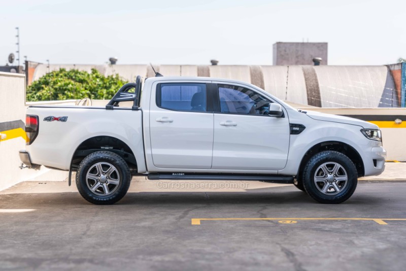 RANGER 2.2 XLS 4X4 CD 16V DIESEL 4P AUTOMÁTICO - 2022 - PORTO ALEGRE