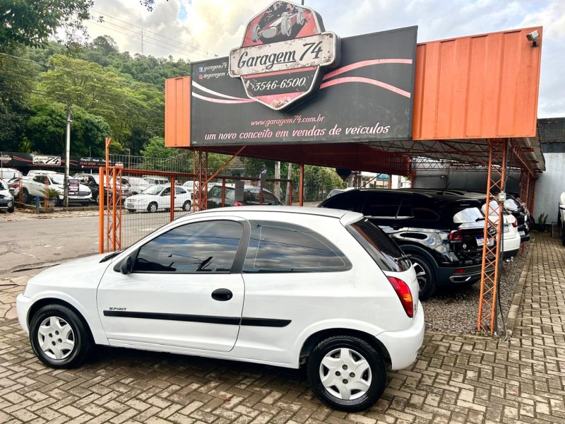 CELTA 1.4 MPFI SPIRIT 8V GASOLINA 2P MANUAL - 2006 - TRêS COROAS