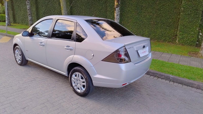 FIESTA 1.6 MPI CLASS SEDAN 8V FLEX 4P MANUAL - 2013 - CAXIAS DO SUL