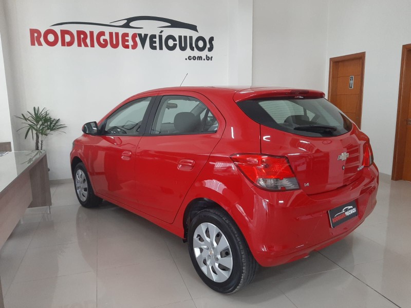 ONIX 1.4 MPFI LT 8V FLEX 4P MANUAL - 2016 - CAXIAS DO SUL