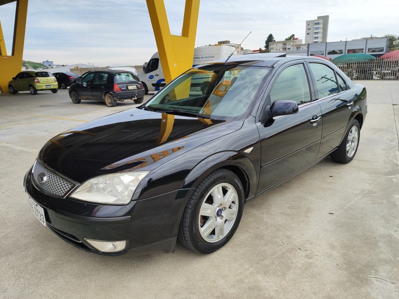 mondeo 2.0 ghia 16v gasolina 4p automatico 2004 farroupilha