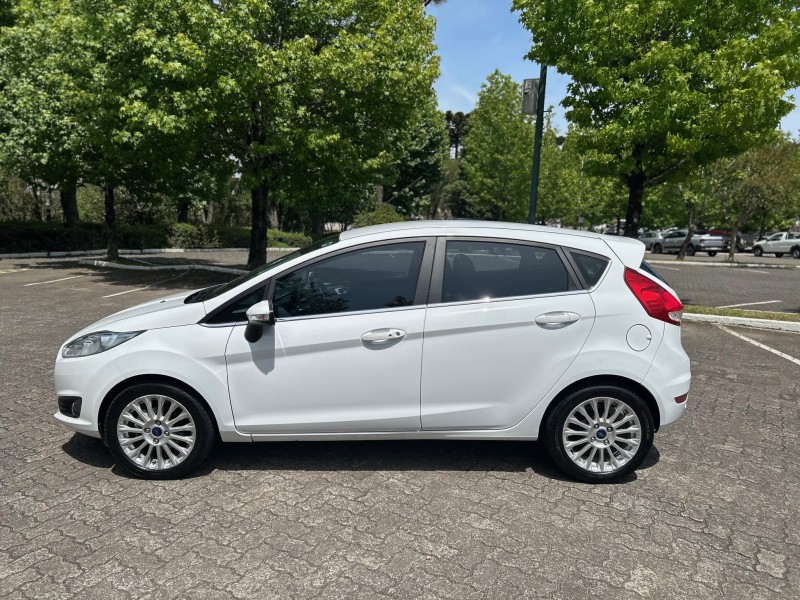 FIESTA 1.6 TITANIUM PLUS HATCH 16V FLEX 4P AUTOMÁTICO - 2017 - CAXIAS DO SUL