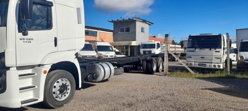 25-320 E CONSTELLATION 6X2 TITAN TRACTOR - 2011 - FARROUPILHA