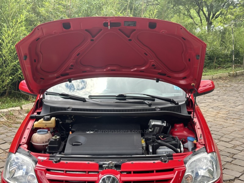 FOX 1.6 MI PLUS 8V GASOLINA 4P MANUAL - 2005 - NOVA PRATA