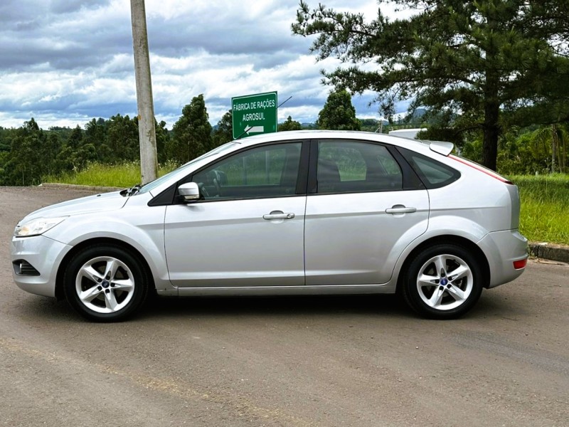 FOCUS 1.6 GLX 8V FLEX 4P MANUAL - 2013 - SãO SEBASTIãO DO CAí