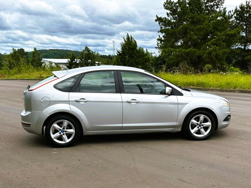 FOCUS 1.6 GLX 8V FLEX 4P MANUAL - 2013 - SãO SEBASTIãO DO CAí