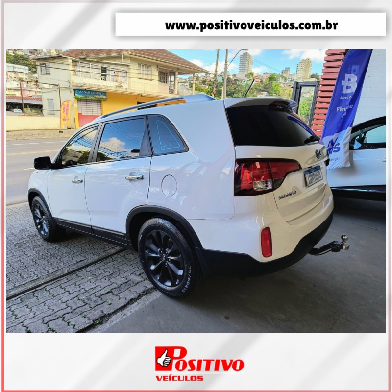 SORENTO 2.4 EX2 4X2 16V GASOLINA 4P AUTOMÁTICO - 2013 - CAXIAS DO SUL