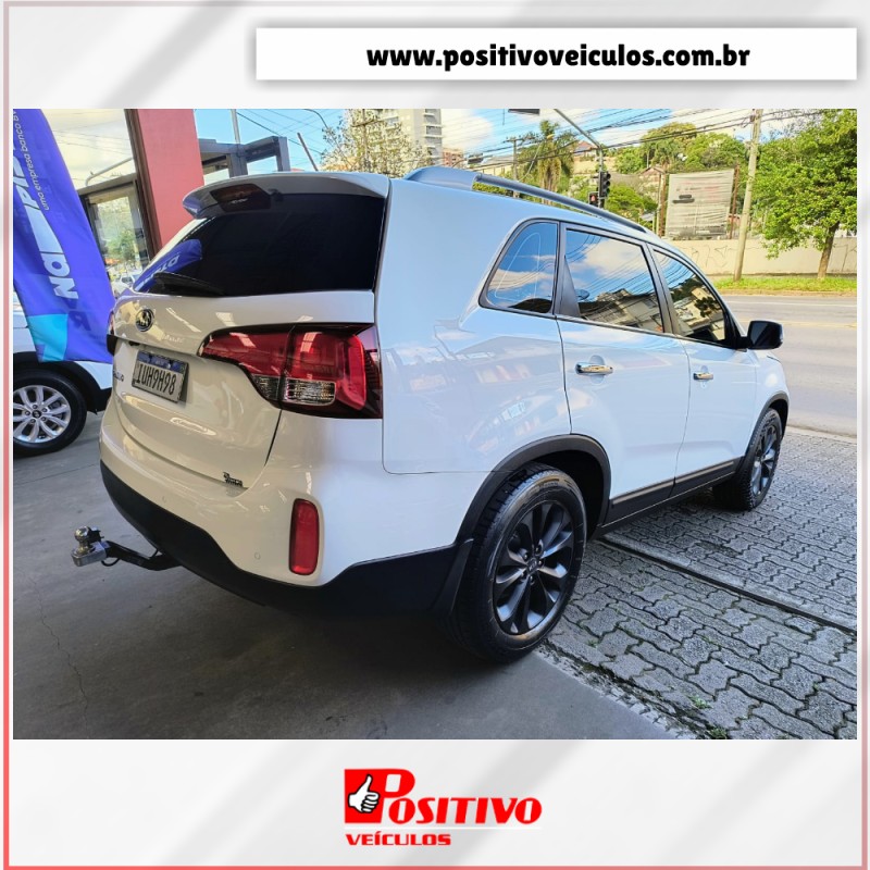 SORENTO 2.4 EX2 4X2 16V GASOLINA 4P AUTOMÁTICO - 2013 - CAXIAS DO SUL